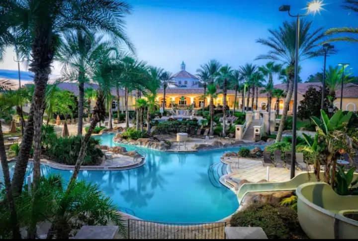 Charming & Cozy Getaway! Lazy River!