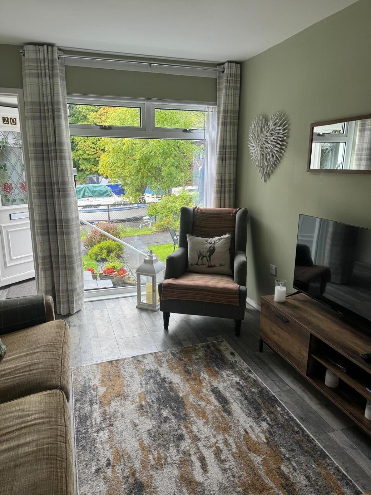 Loch Lomond Riverside Apartments B