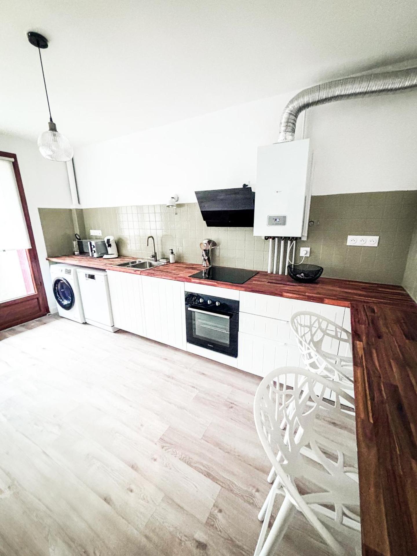 Appartement 79m2 proche Airbus tout confort lumineux 2 chambres, 1 bureau