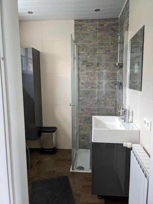 Schöne Wohnung mit Terrasse, Garten und-Pool