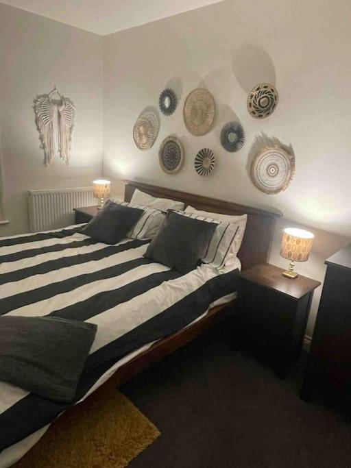 Large town centre apartment with parking