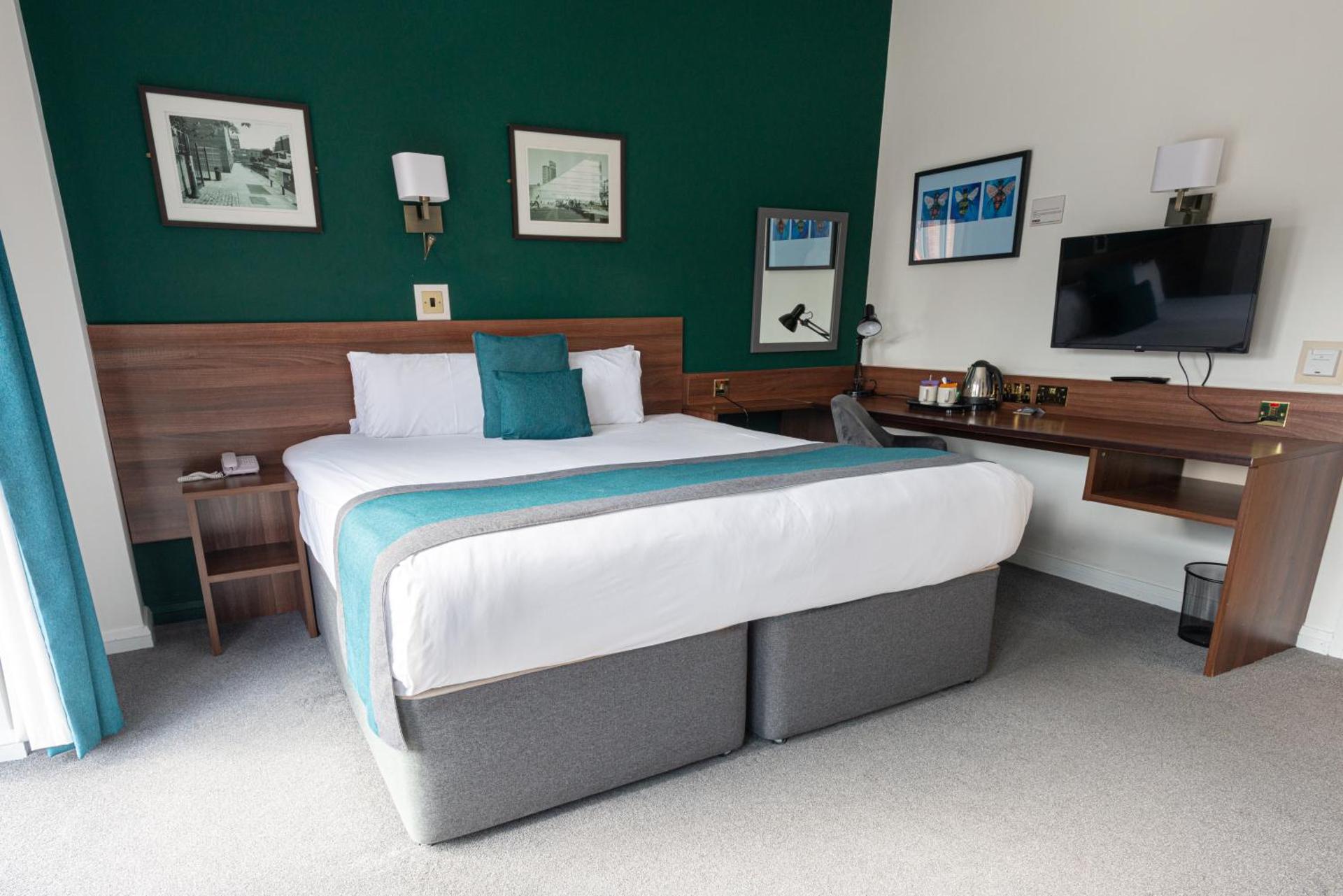 Communal lounge/ TV room