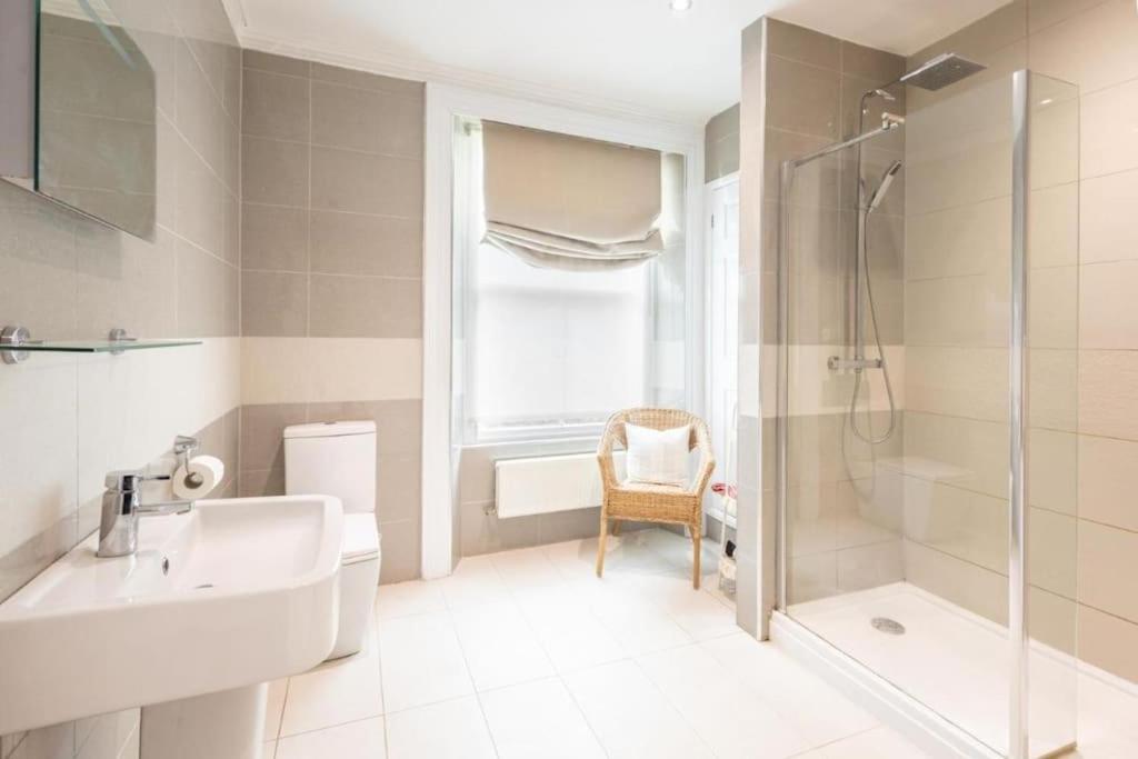 Hampton Manor House - 9 Bedrooms