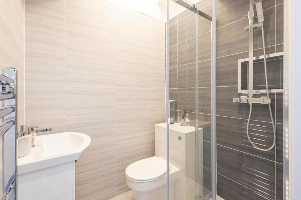 Hampton Manor House - 9 Bedrooms