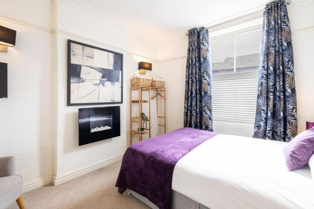 Hampton Manor House - 9 Bedrooms