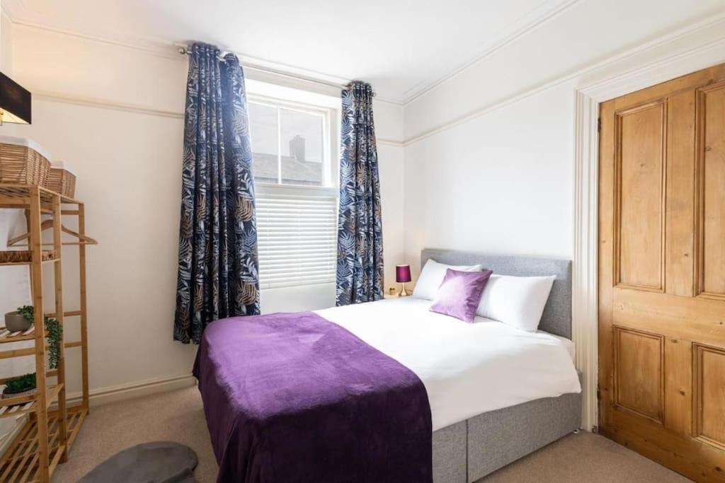 Hampton Manor House - 9 Bedrooms