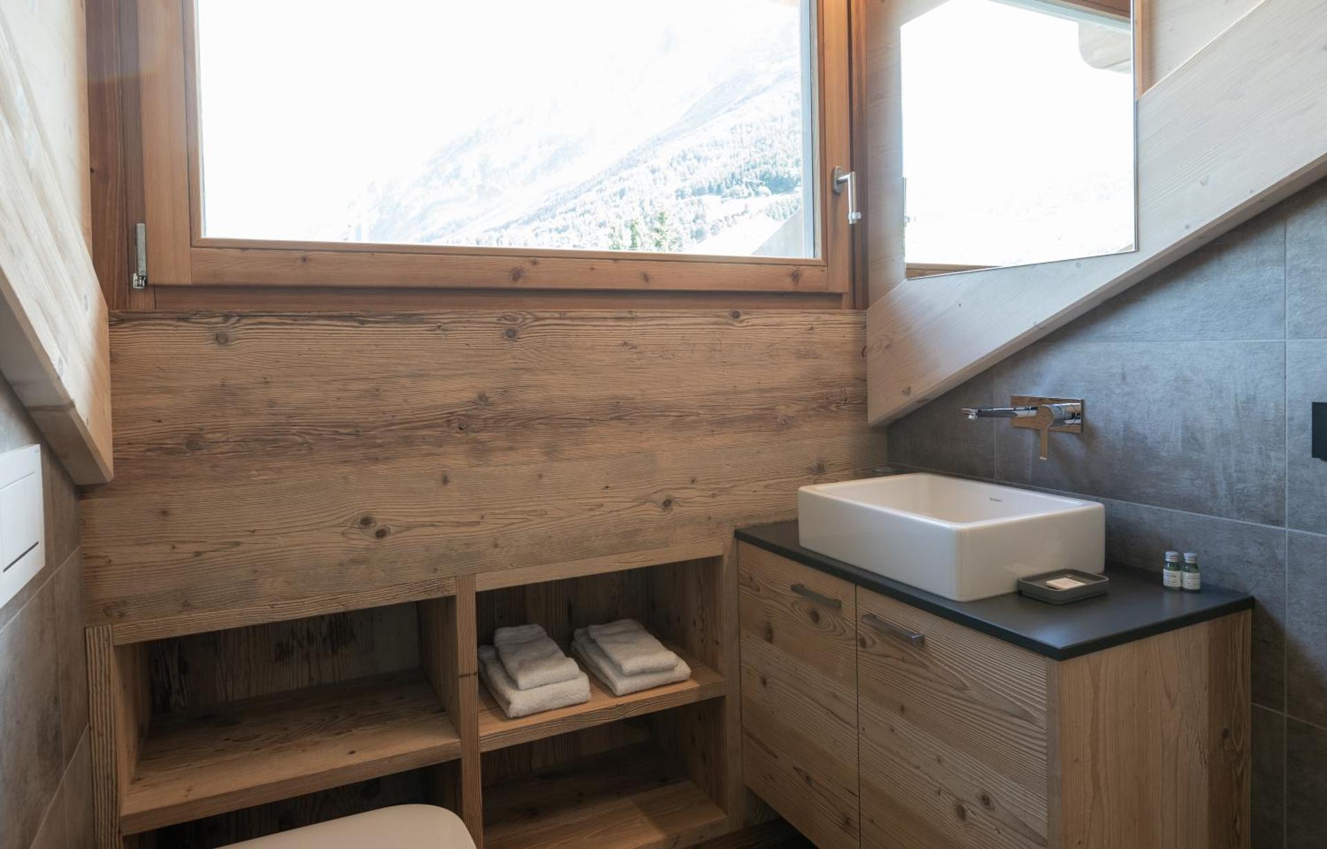 Double or Twin Room with Mountain View