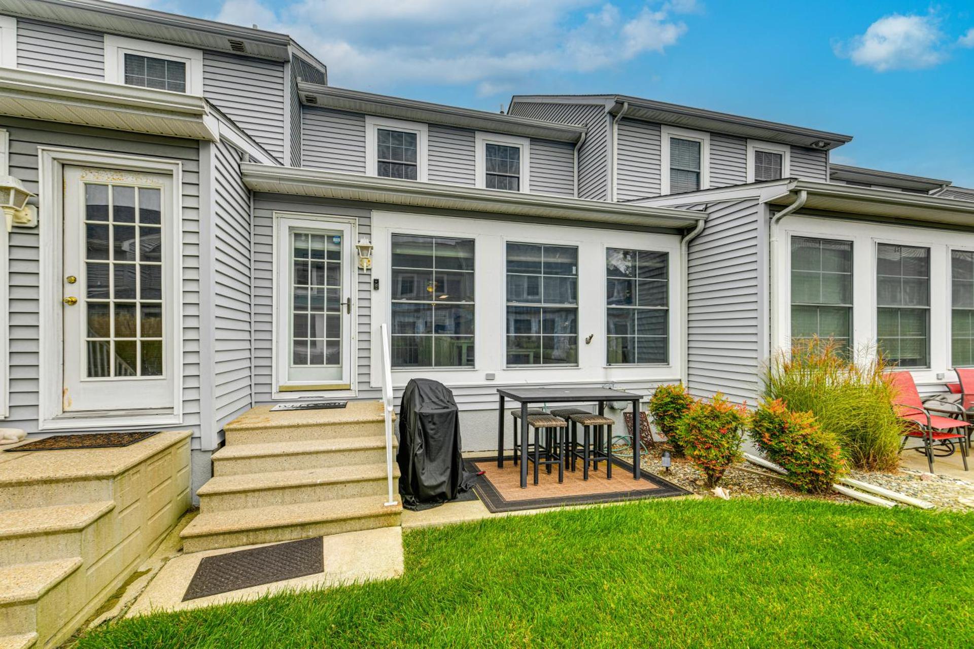 2 Mi to Rehoboth Beach Home with Sunroom!