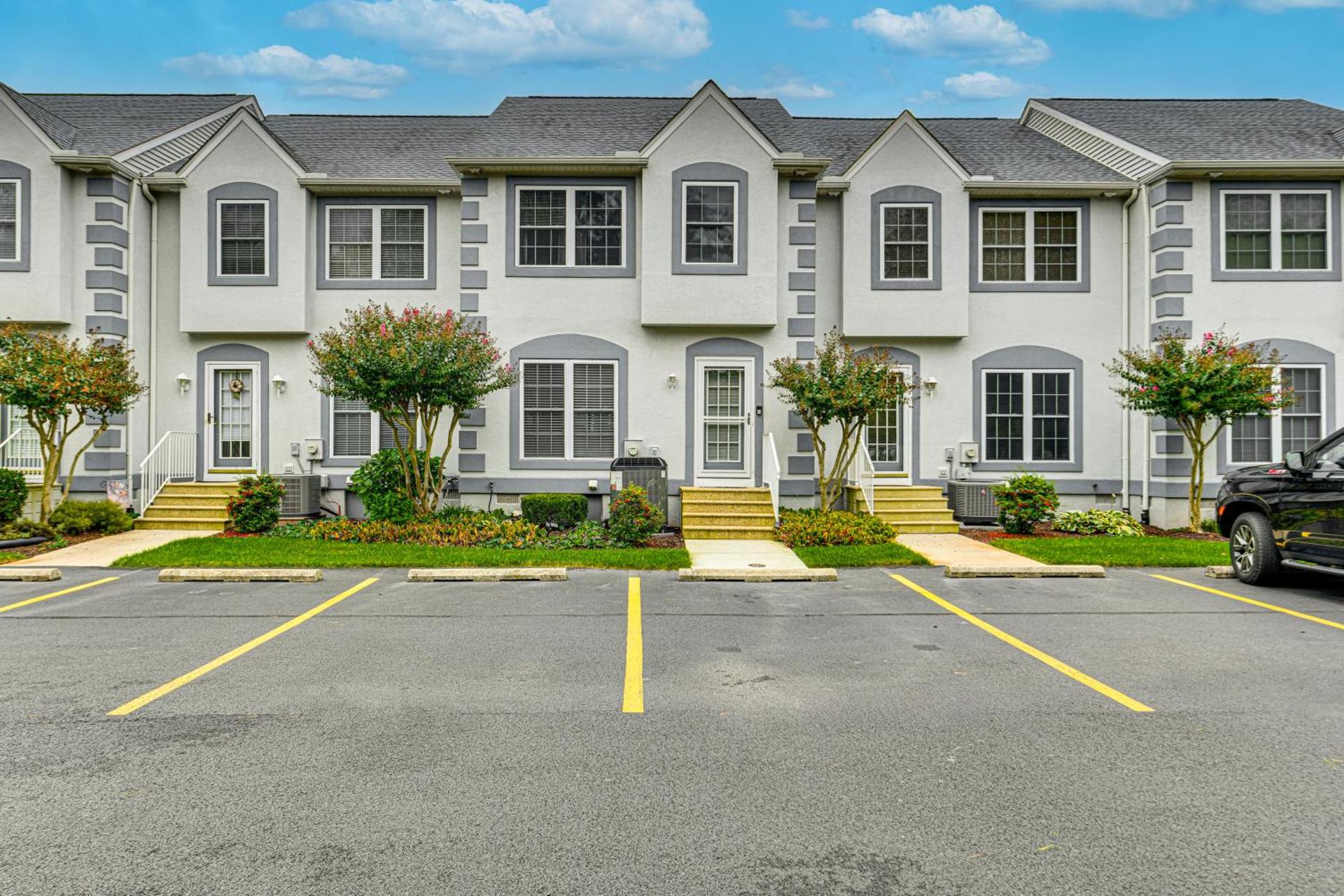 2 Mi to Rehoboth Beach Home with Sunroom!