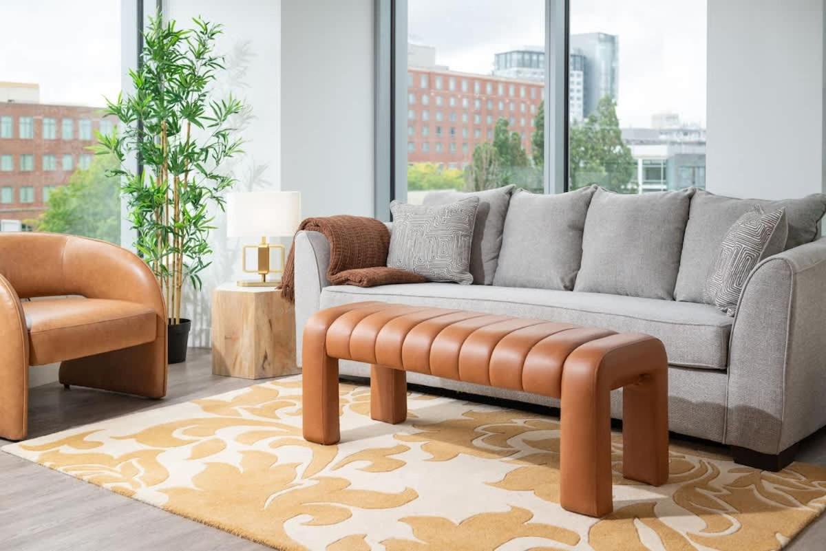 Central Space to Balance Life Work Play 7 Sleeps