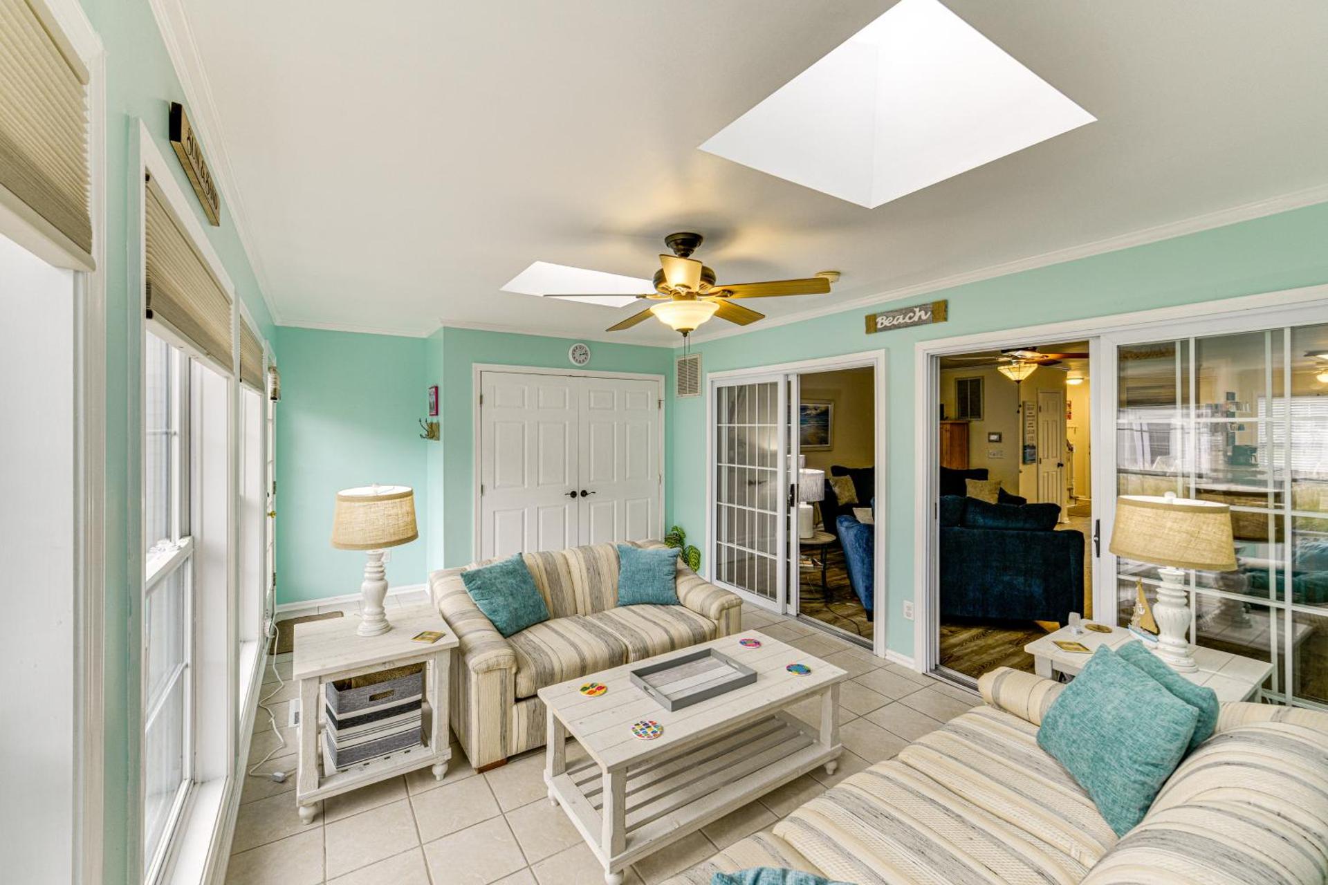 2 Mi to Rehoboth Beach Home with Sunroom!