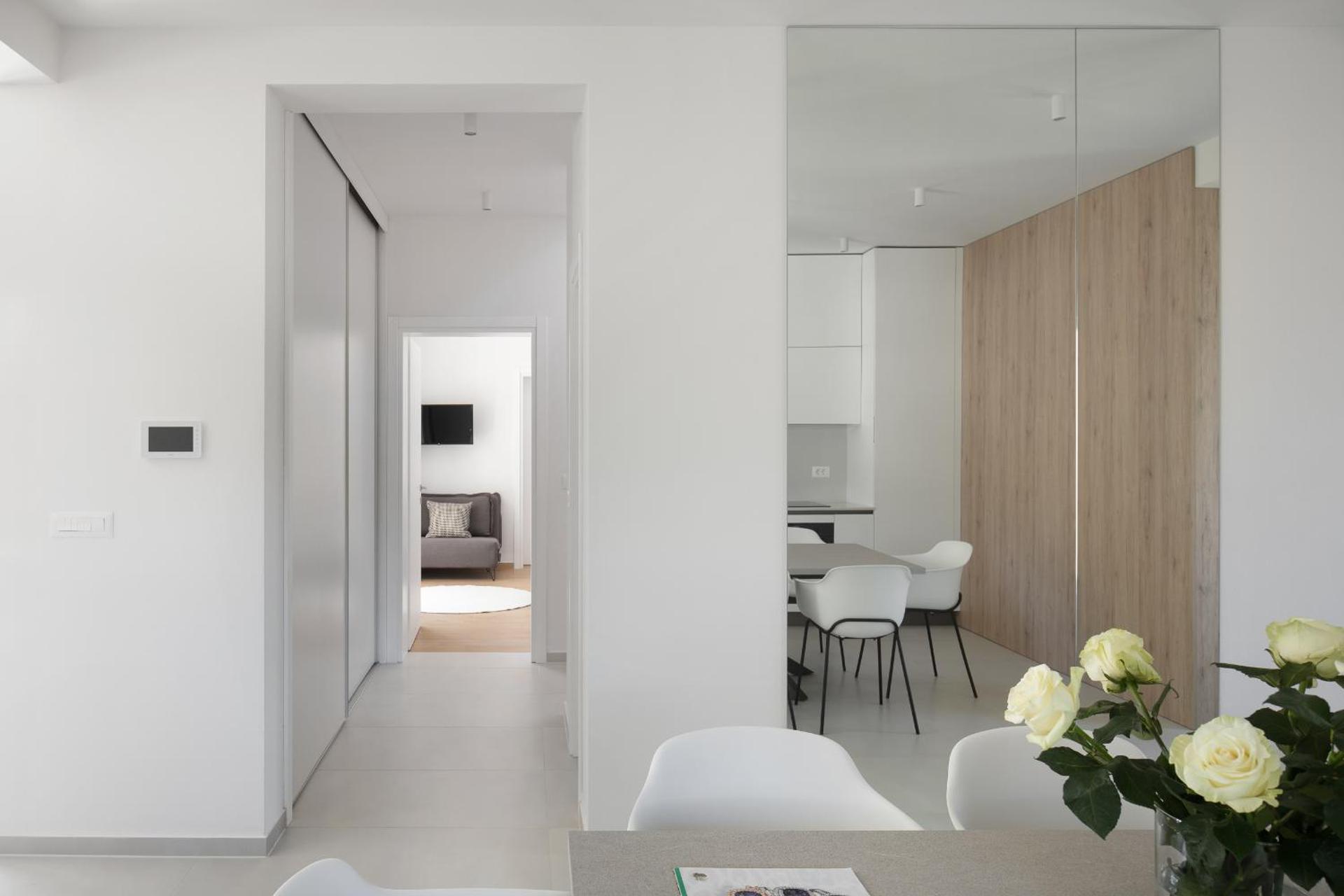 Moderne Luxusvilla Mali Dvor mit Pool 500m am Meer in Porec