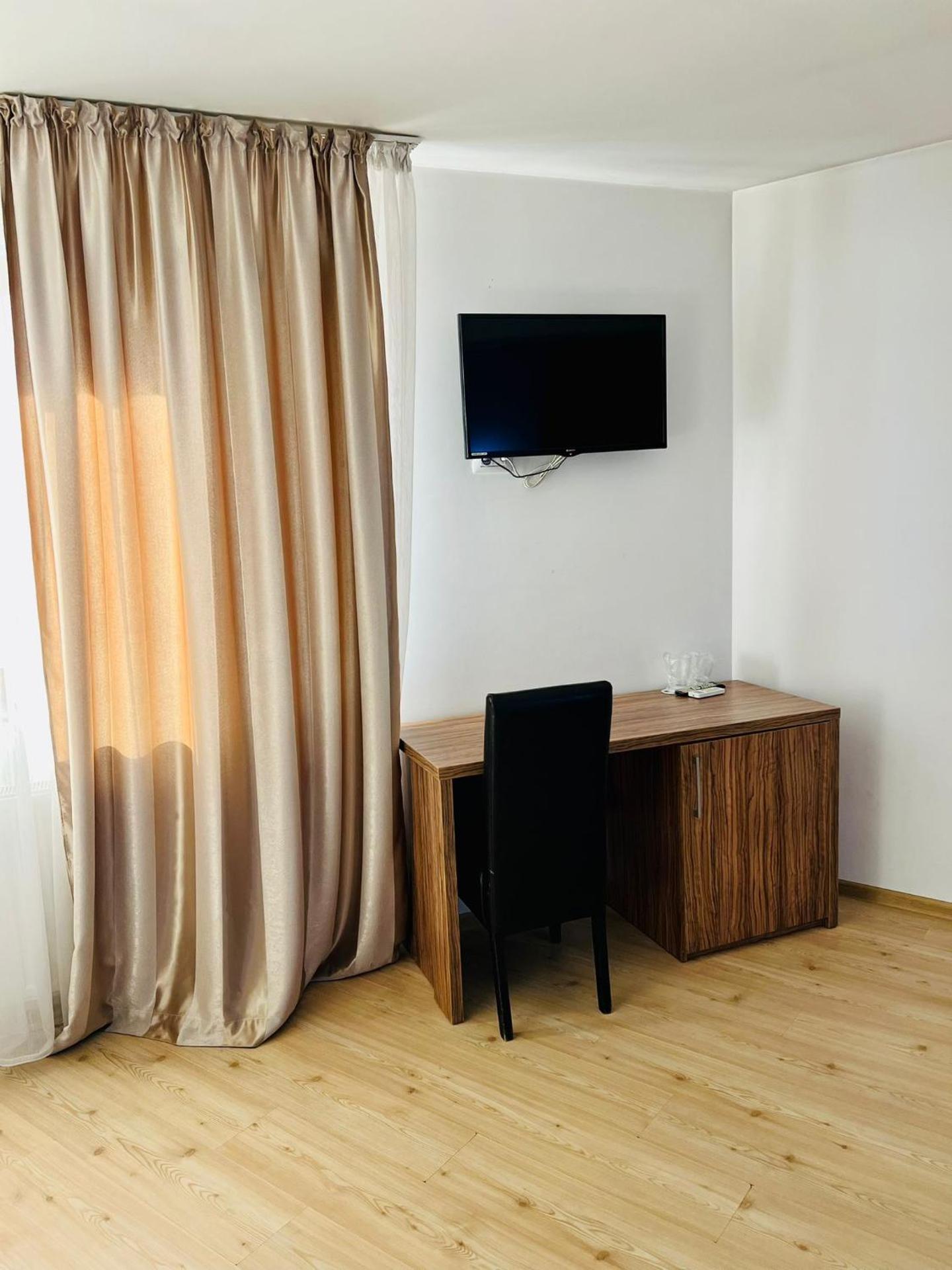 Pensiunea CENTRAL PODARI