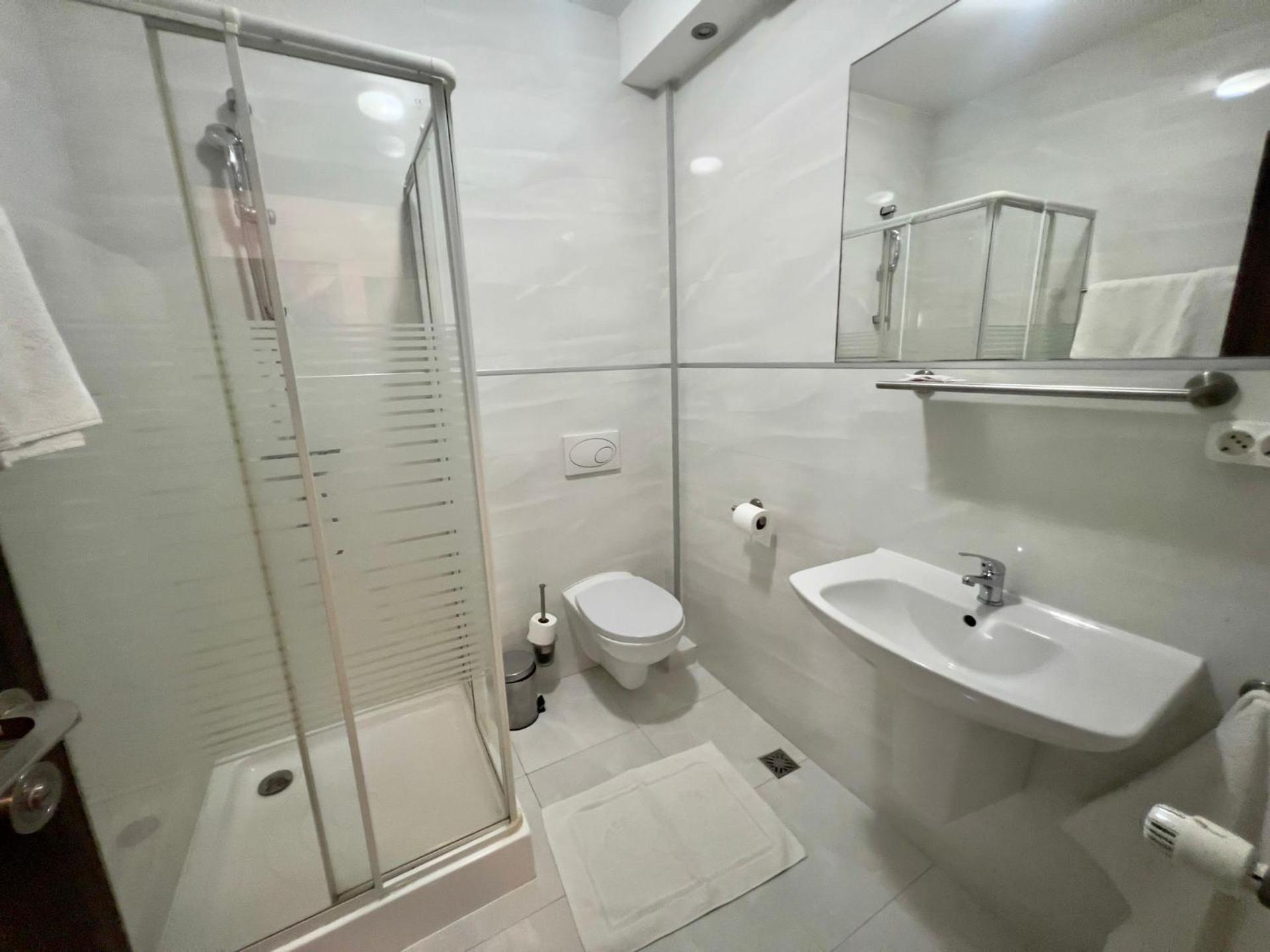 Pensiunea CENTRAL PODARI