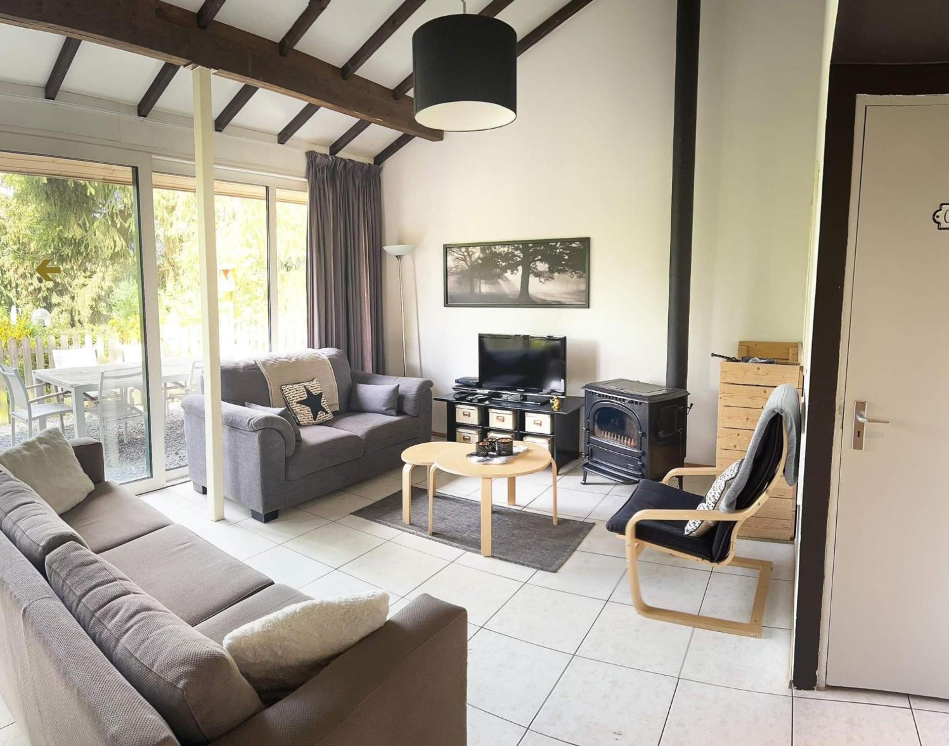 Communal lounge/ TV room