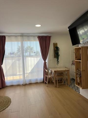 ALZIRA BONITA Apto con terraza y cama balinesa les barraques