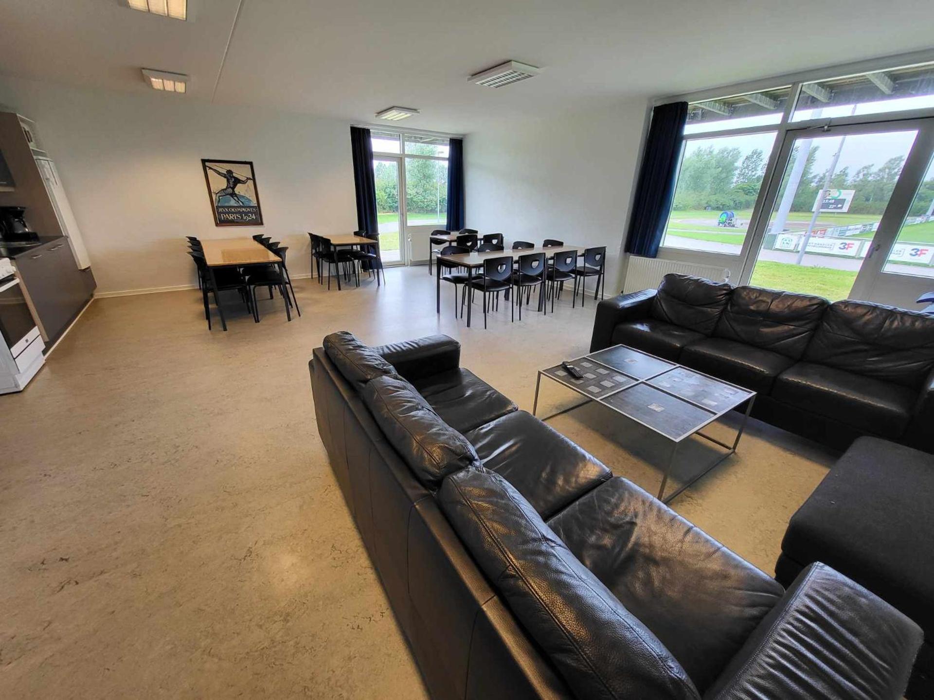 Communal lounge/ TV room