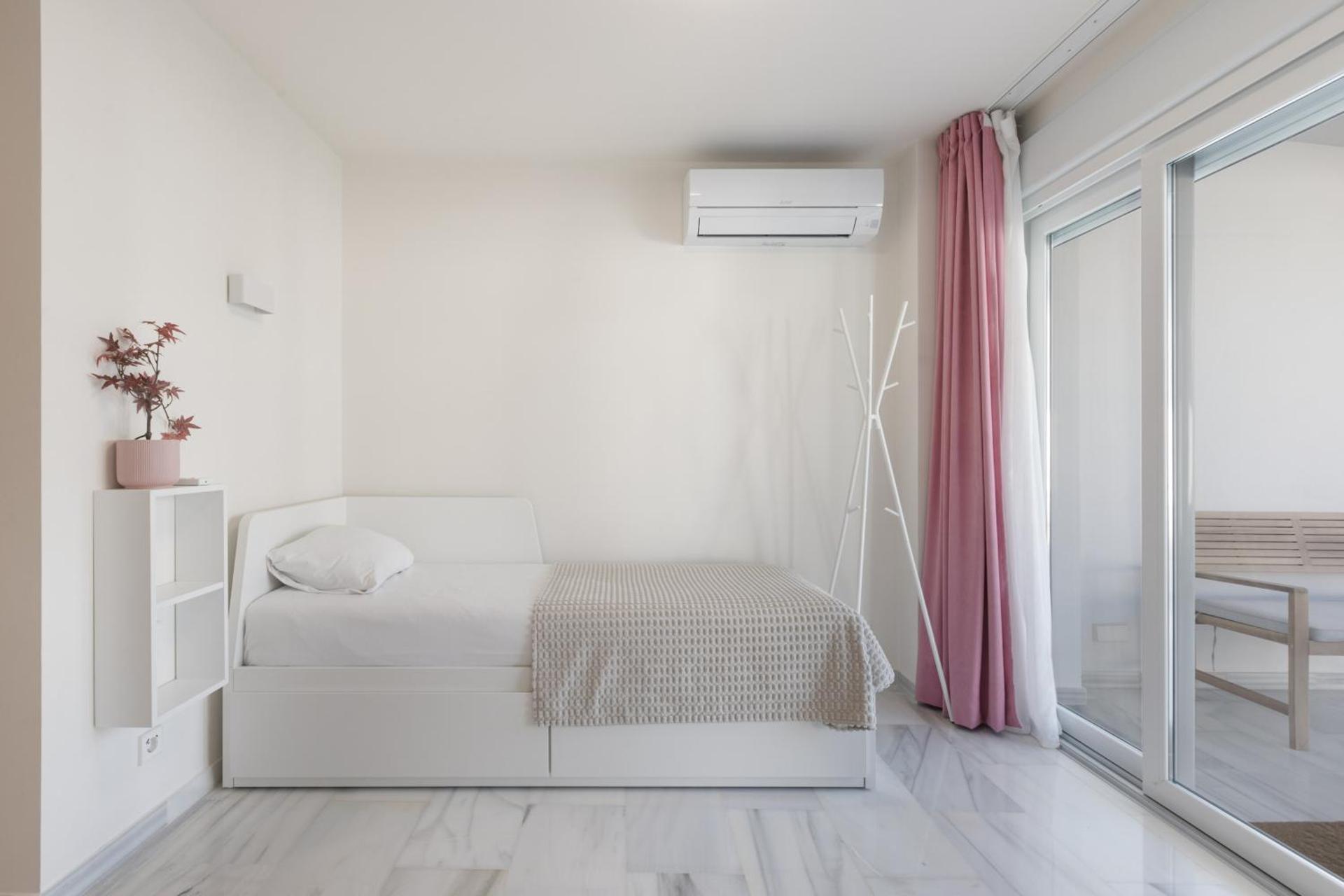 Luxurious And Modern Family Home