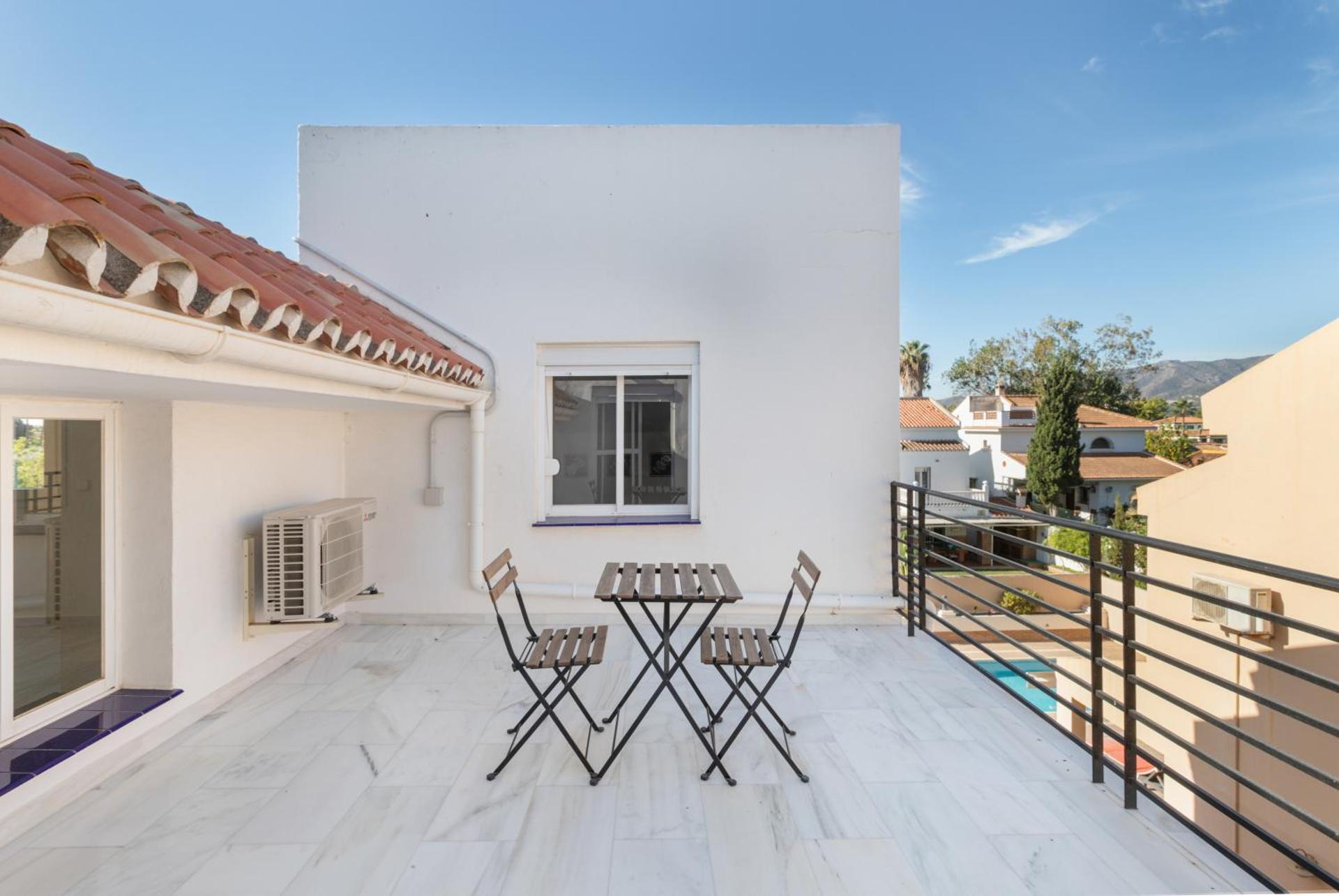 Luxurious And Modern Family Home