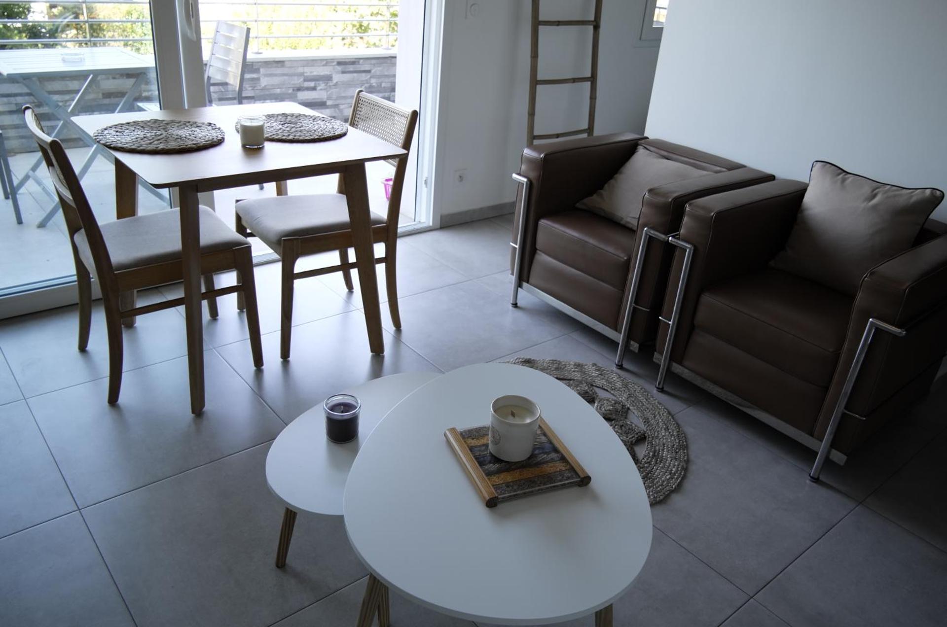 Gîtes Jara et Mendia, Maison Eguzki-Lore, Saint-Jean-Pied-de-Port, Pays Basque