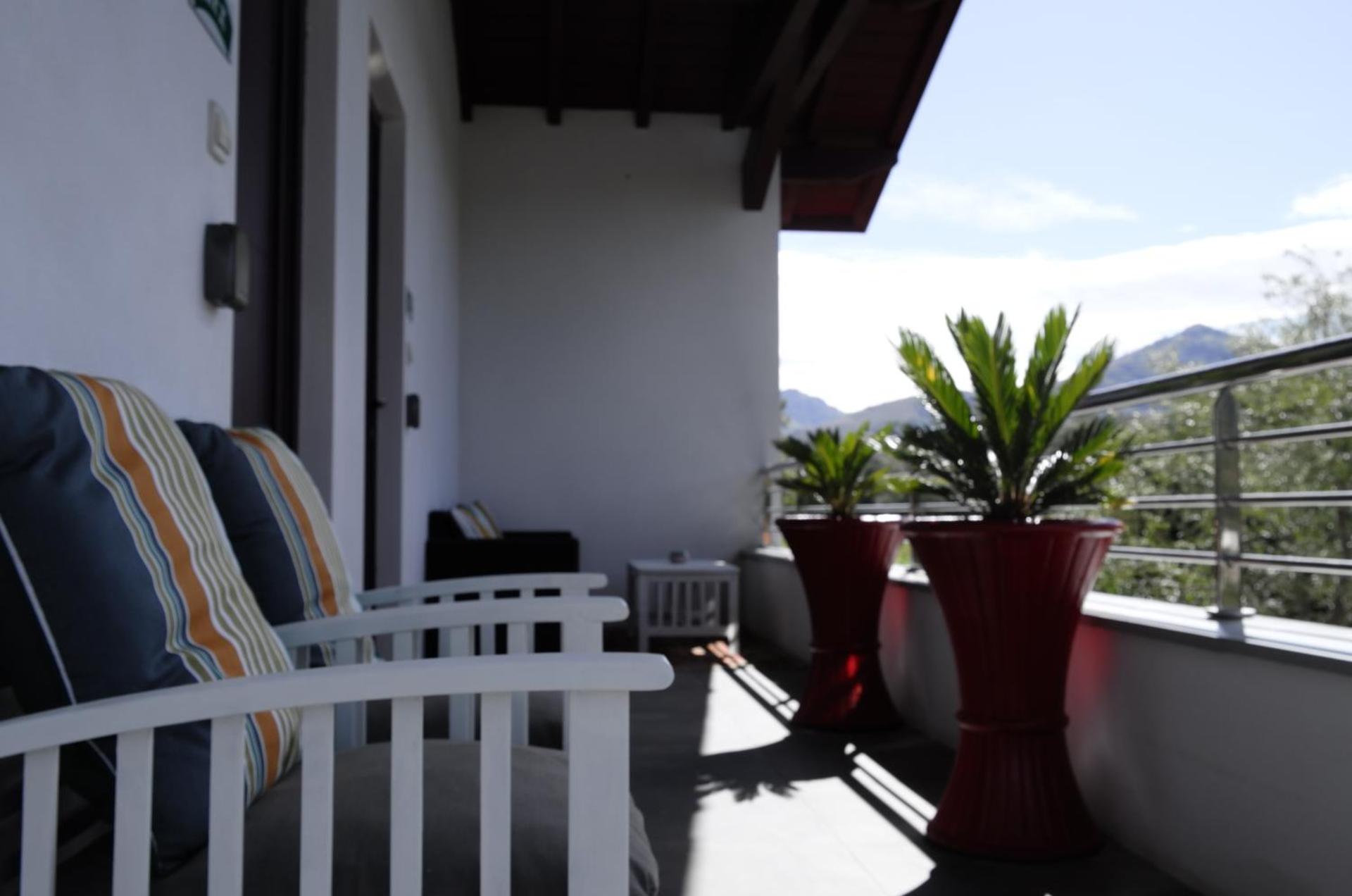 Gîtes Jara et Mendia, Maison Eguzki-Lore, Saint-Jean-Pied-de-Port, Pays Basque