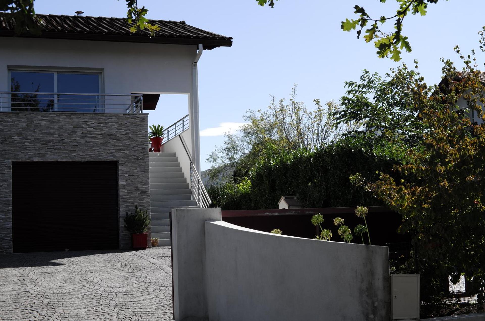 Gîtes Jara et Mendia, Maison Eguzki-Lore, Saint-Jean-Pied-de-Port, Pays Basque