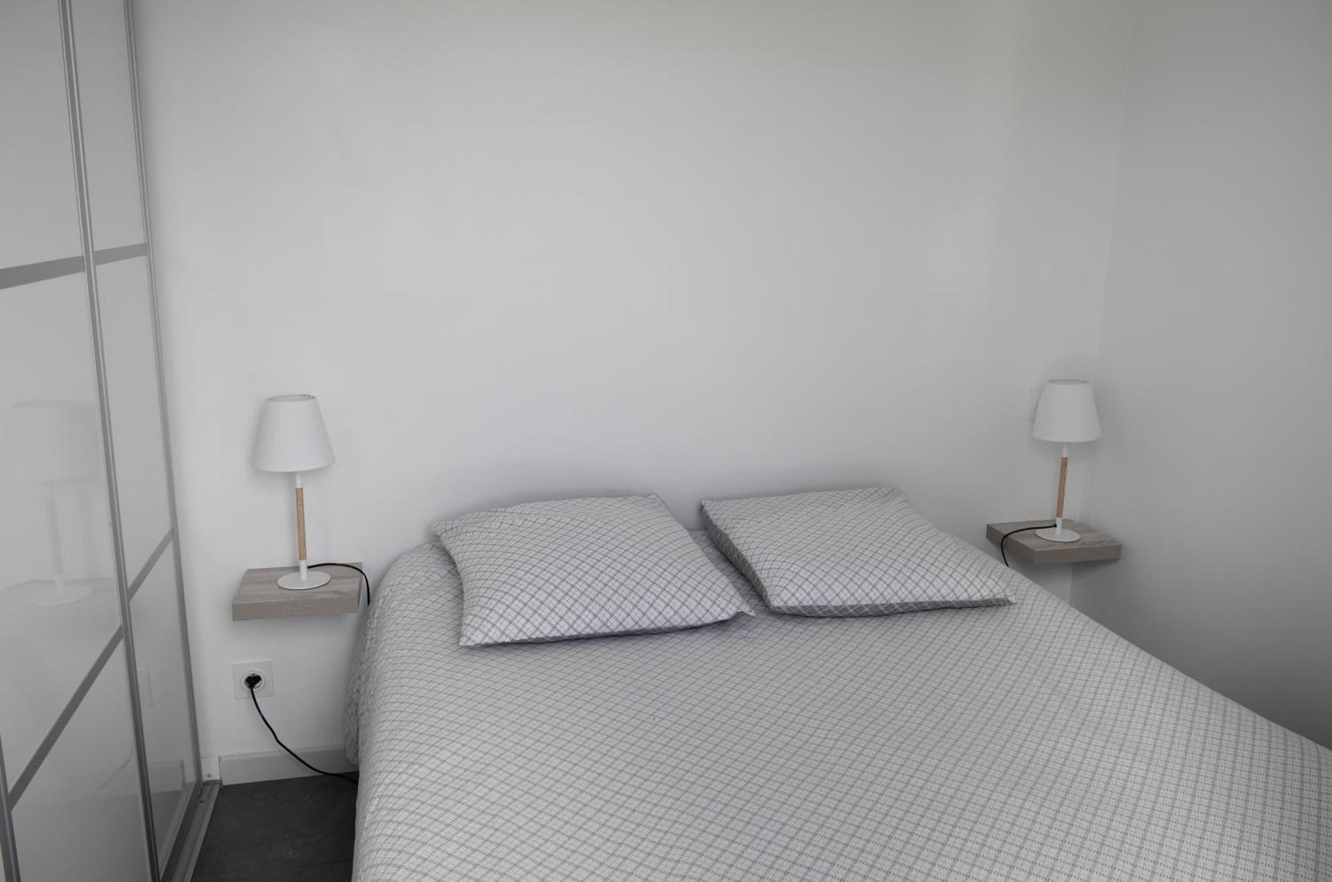 Gîtes Jara et Mendia, Maison Eguzki-Lore, Saint-Jean-Pied-de-Port, Pays Basque