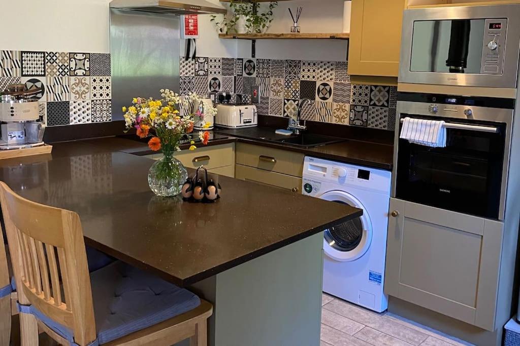 cosy cottage on banks of River Wye