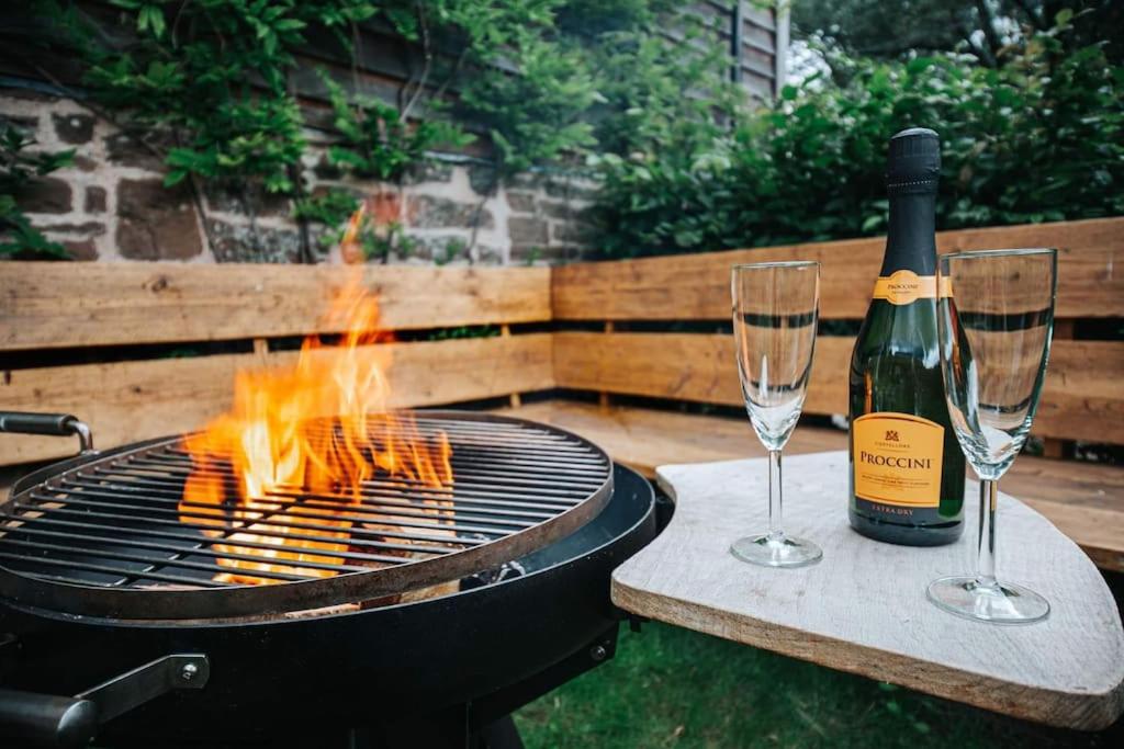 cosy cottage on banks of River Wye