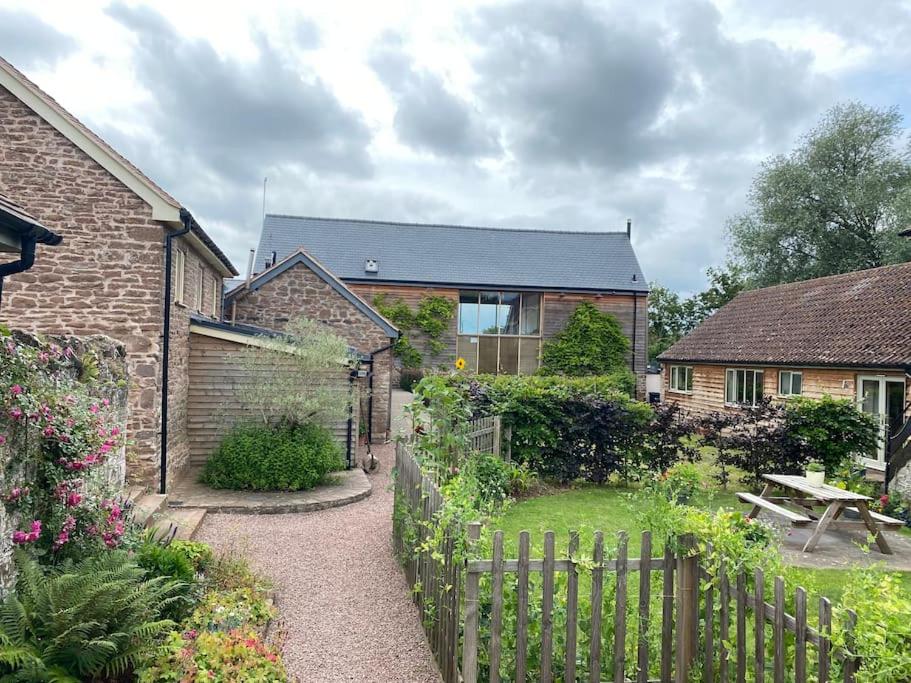 cosy cottage on banks of River Wye
