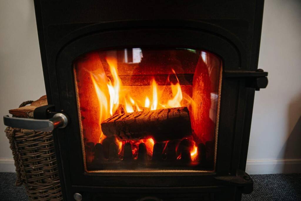 cosy cottage on banks of River Wye