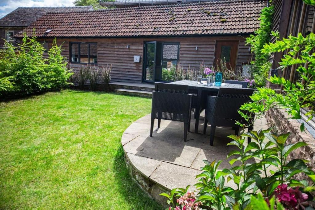 cosy cottage on banks of River Wye
