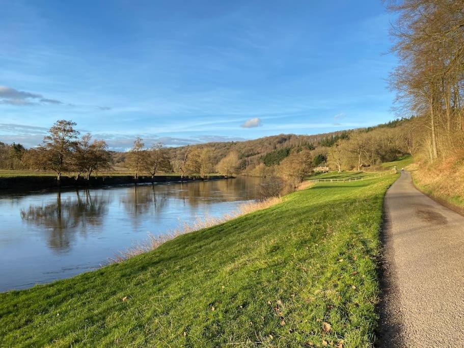 cosy cottage on banks of River Wye