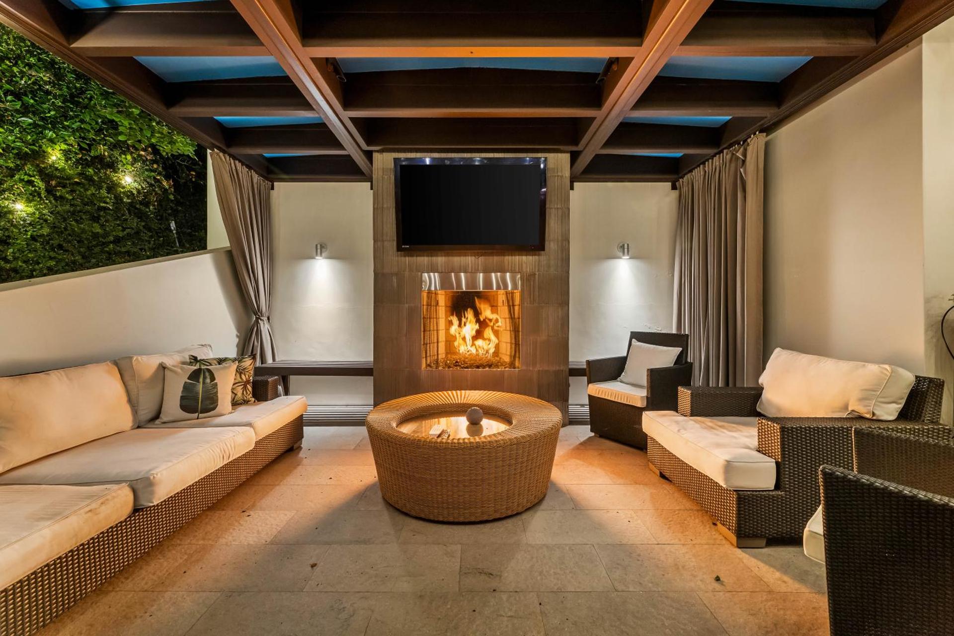 West Hollywood Hills Jacuzzi and Beautiful View