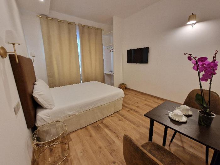 Cuma Suites