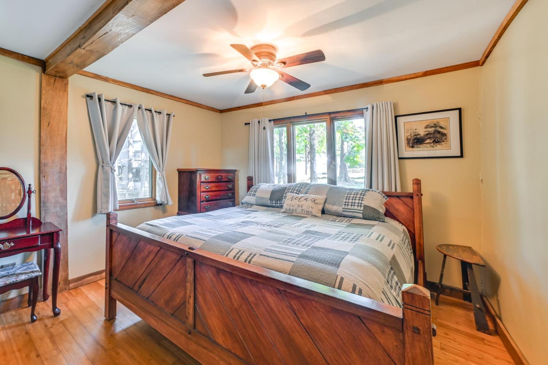 Screened Porch! Lakefront Gem in Boyds Branch Bay