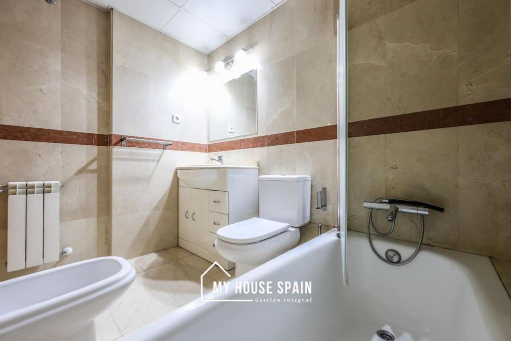 MyHouseSpain - Apartamento con Parking Caja Mágica