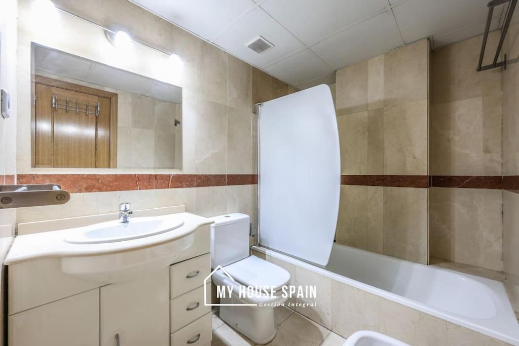 MyHouseSpain - Apartamento con Parking Caja Mágica