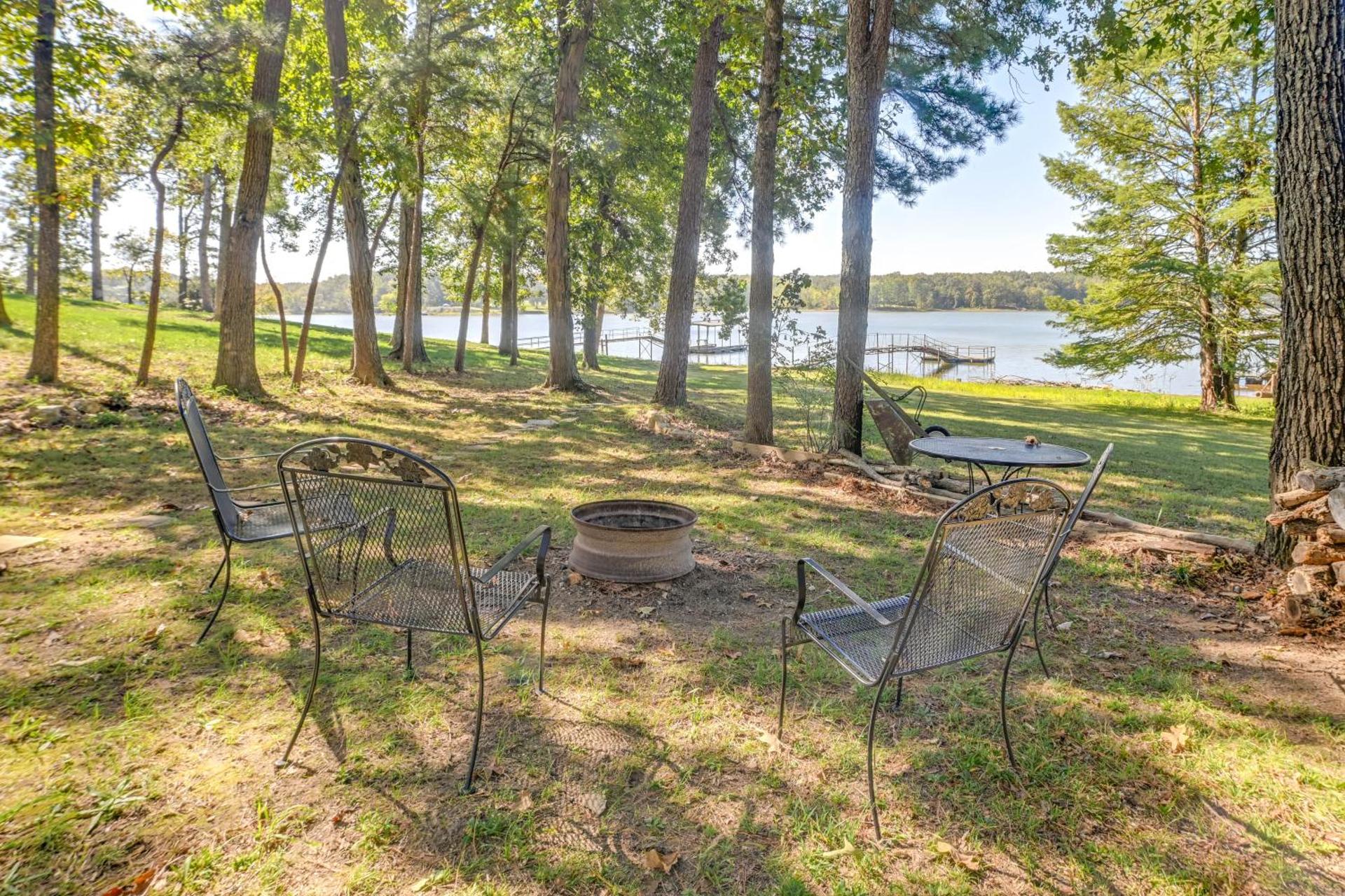 Screened Porch! Lakefront Gem in Boyds Branch Bay