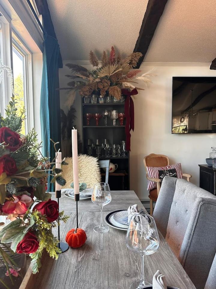 Majestic Lake Front Chalet