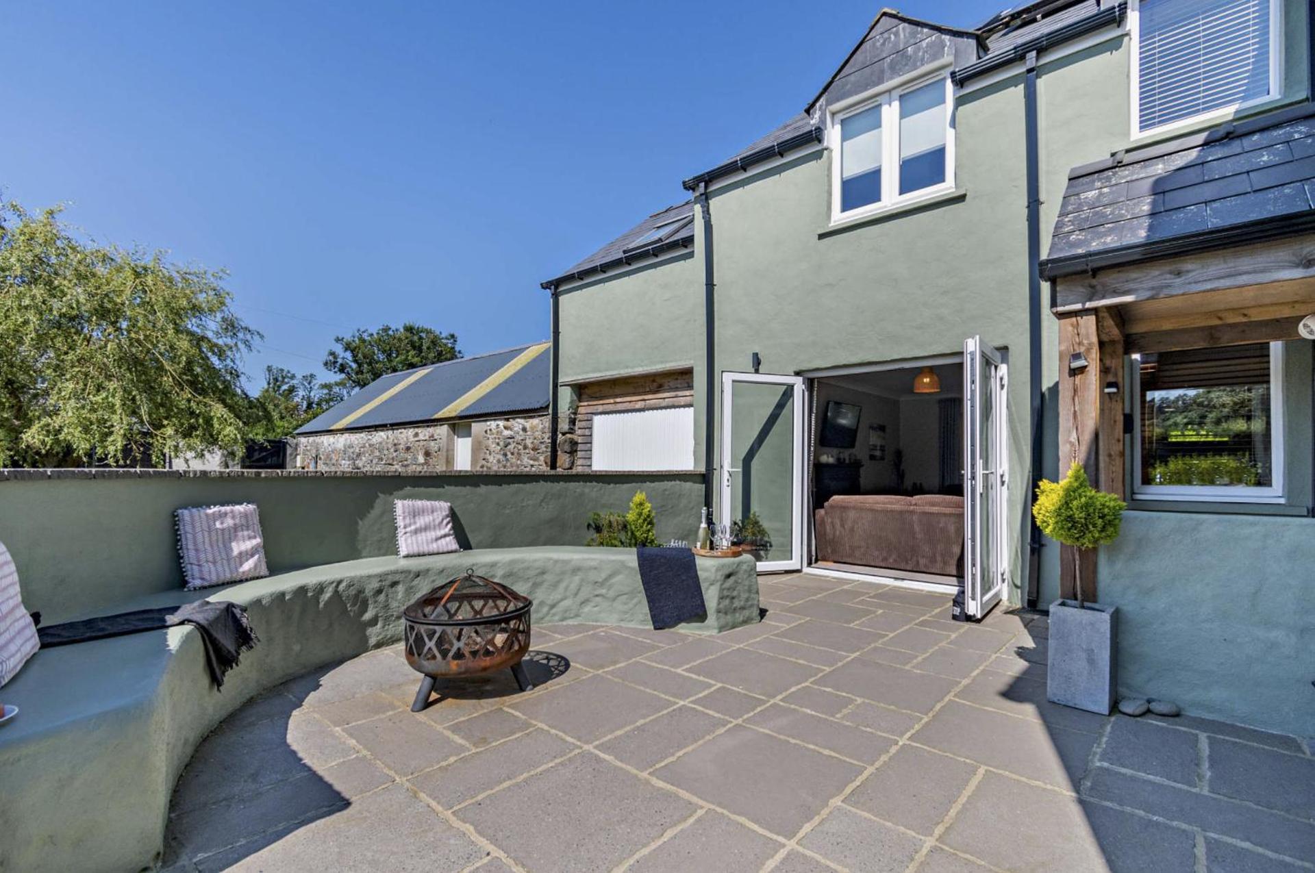 Willow Lodge, Wolfscastle