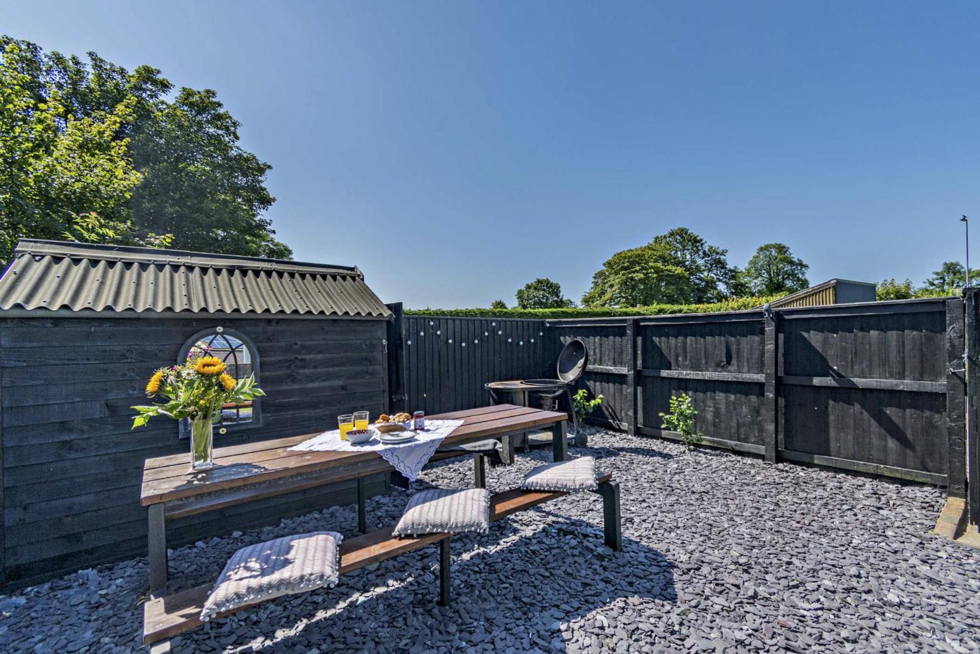 Willow Lodge, Wolfscastle