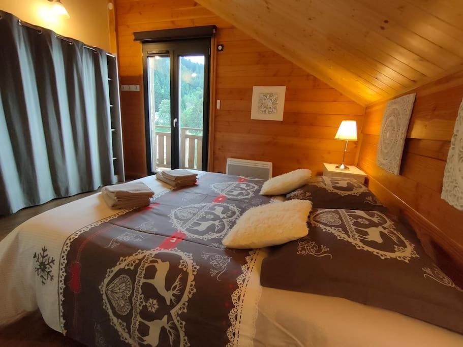 L'Eclipse -12p, vue lac au pied des pistes et SPA