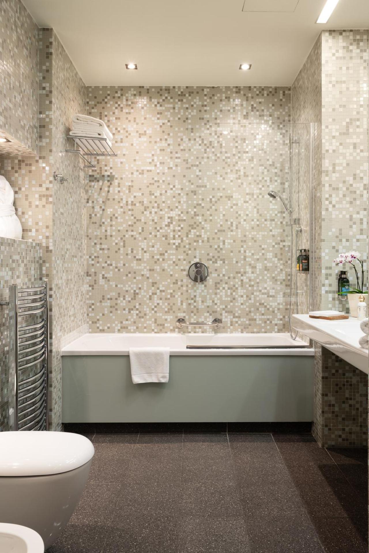 City Park Hotel & Residence