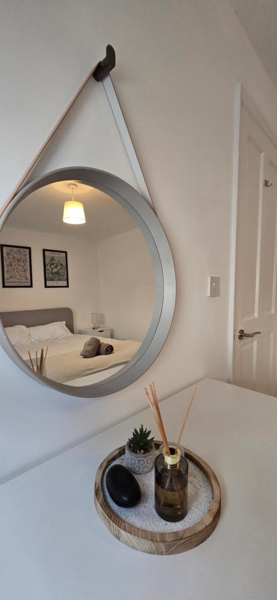 Salisbury City Centre 2-Bedroom Serviced Accommodation-Apartment - PennyVille