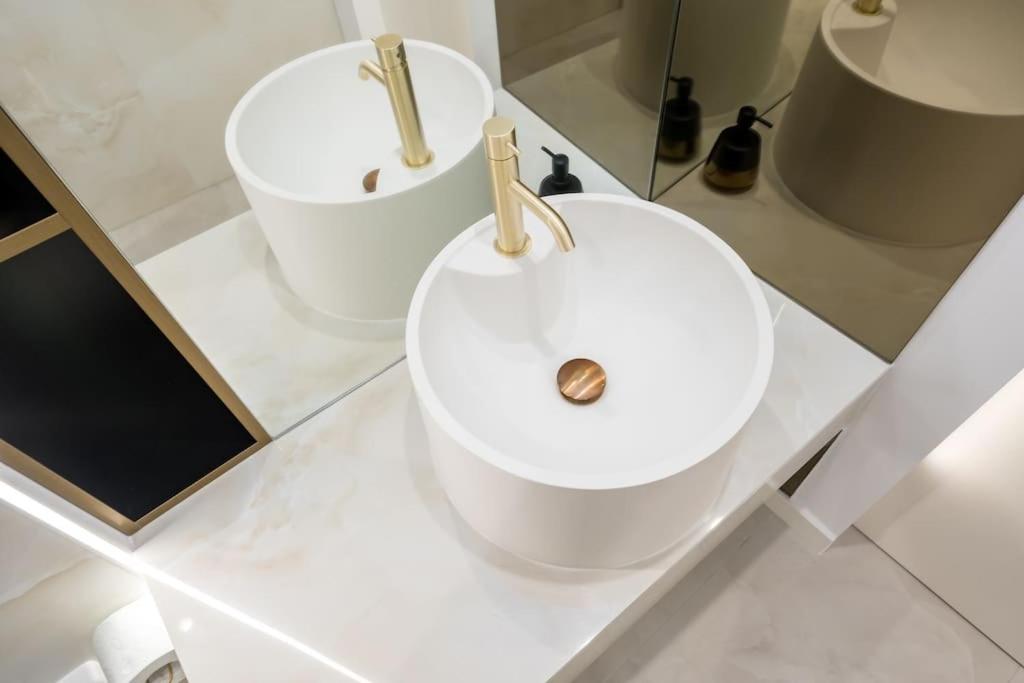 Skyline Black - Cortina North