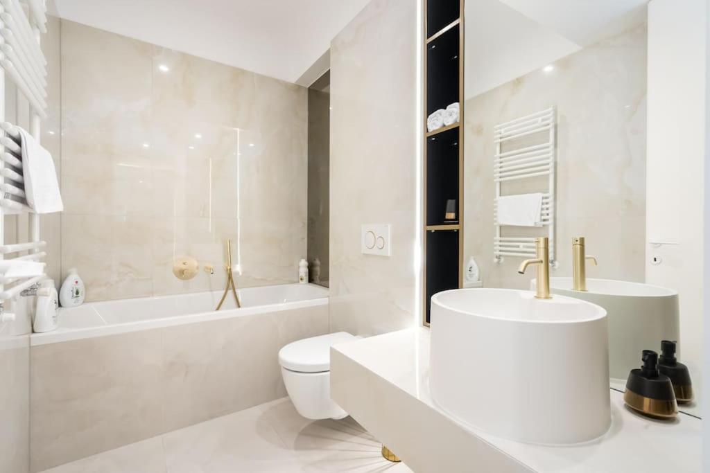 Skyline Black - Cortina North