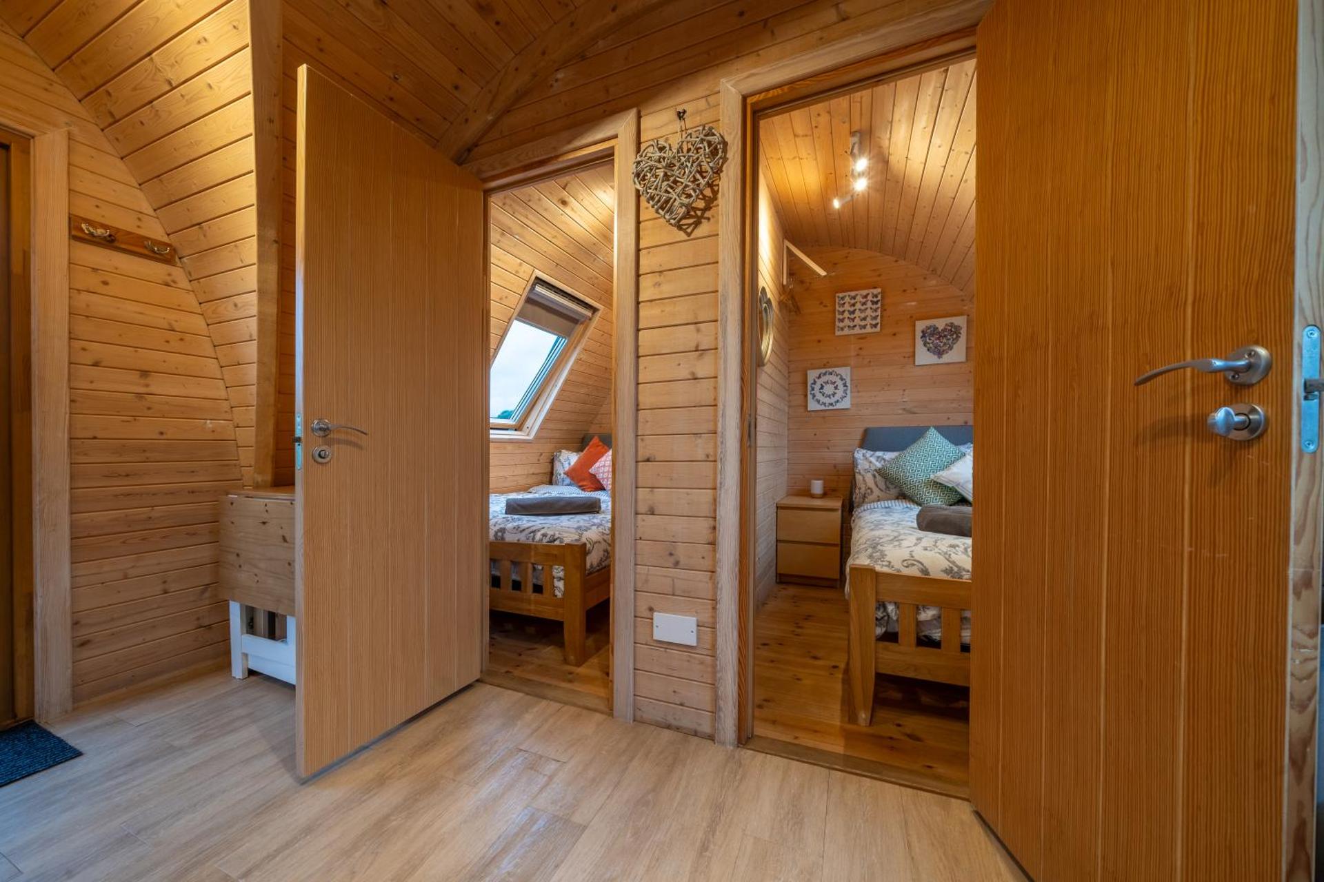 Large Double Room- Butterfly pod (with hot tub)
