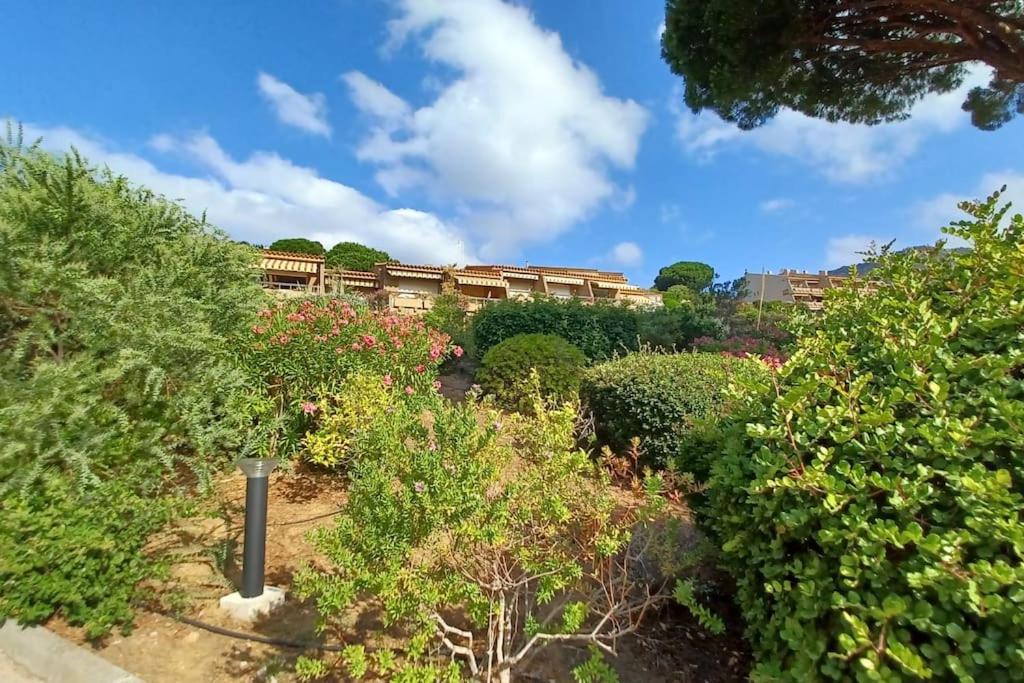 A few steps from the beach, very comfortable