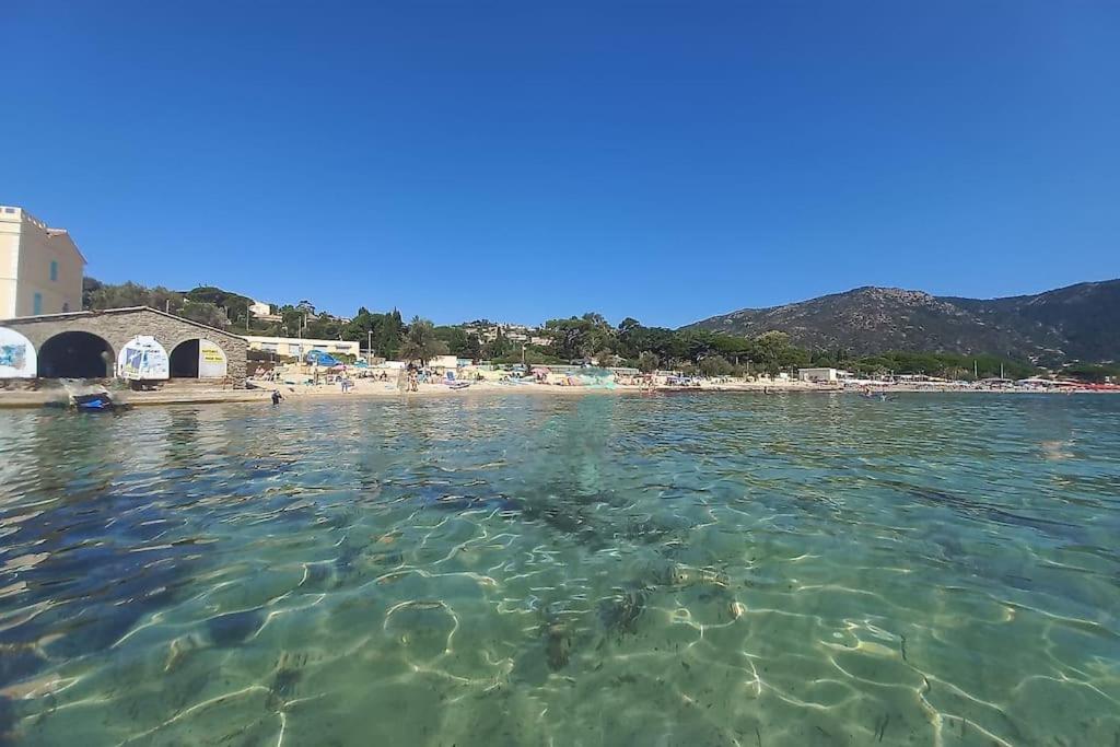 A few steps from the beach, very comfortable